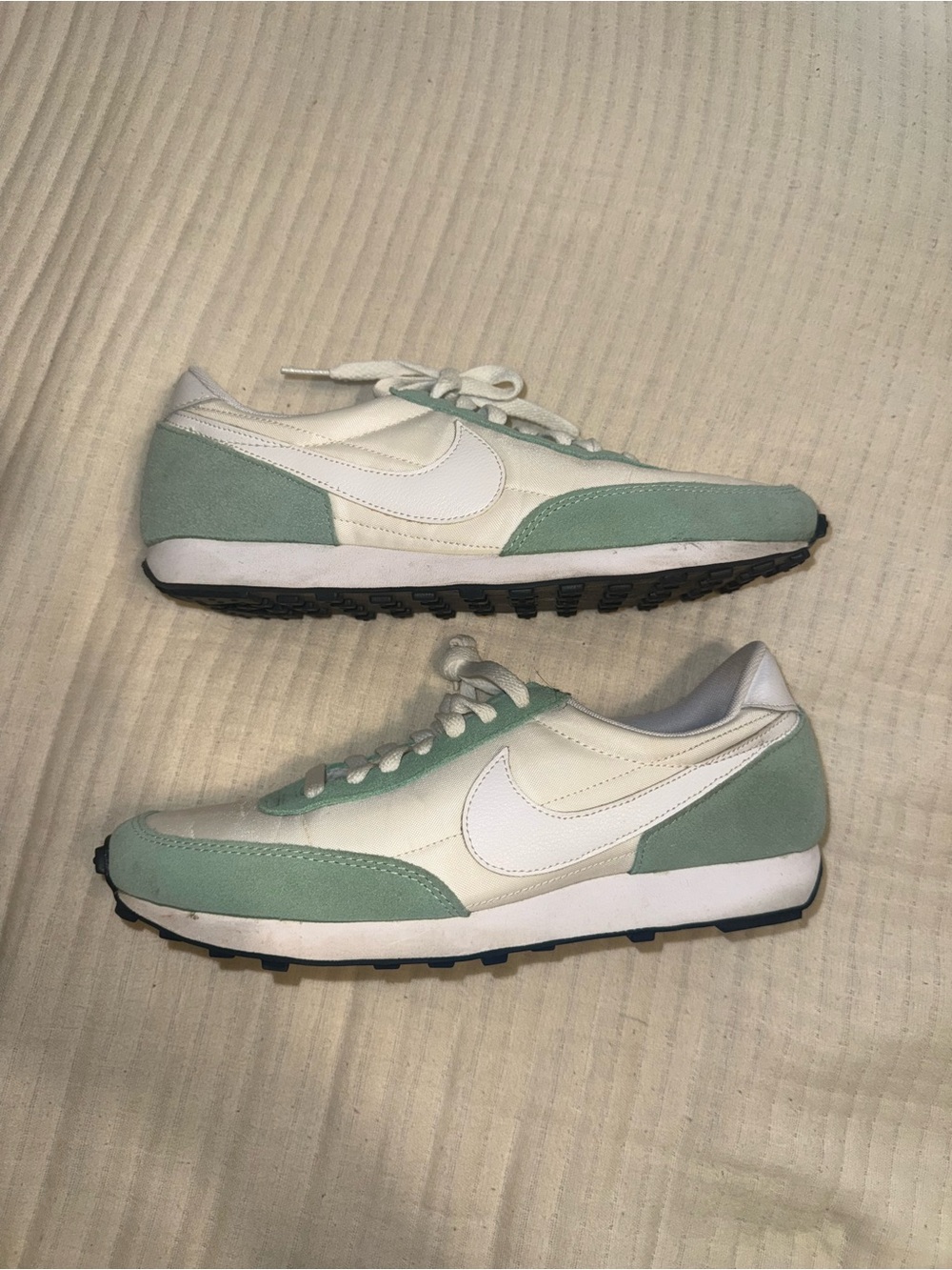 Nike Daybreak Enamel Green Women’s Sneakers